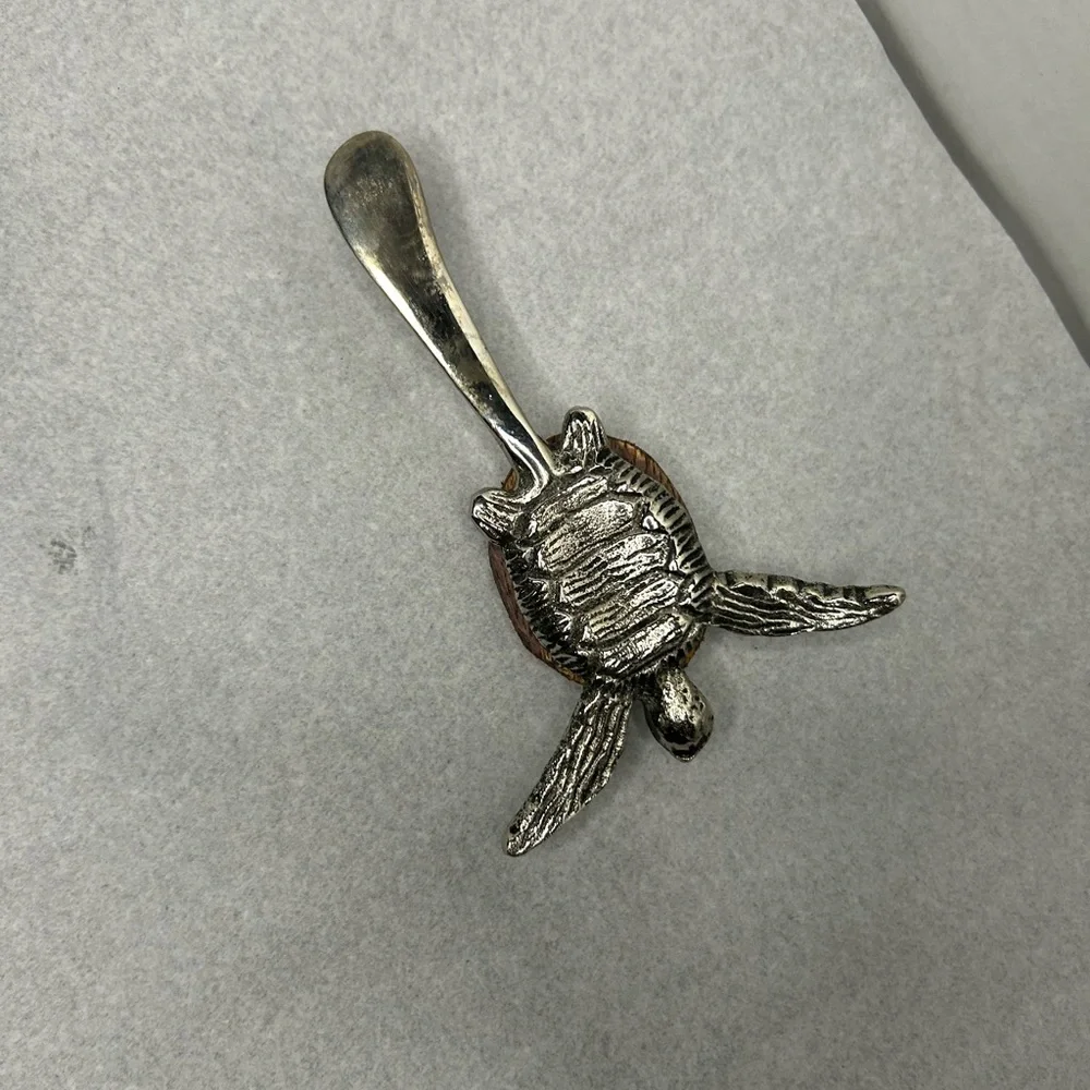 Silver and Brown Turtle Cheese Spreader - Picture 3 of 5